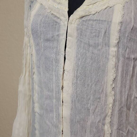 Vintage V-Neck Ruffle Front Clasp Closure Long Sleeve Blouse - Picture 4 of 6